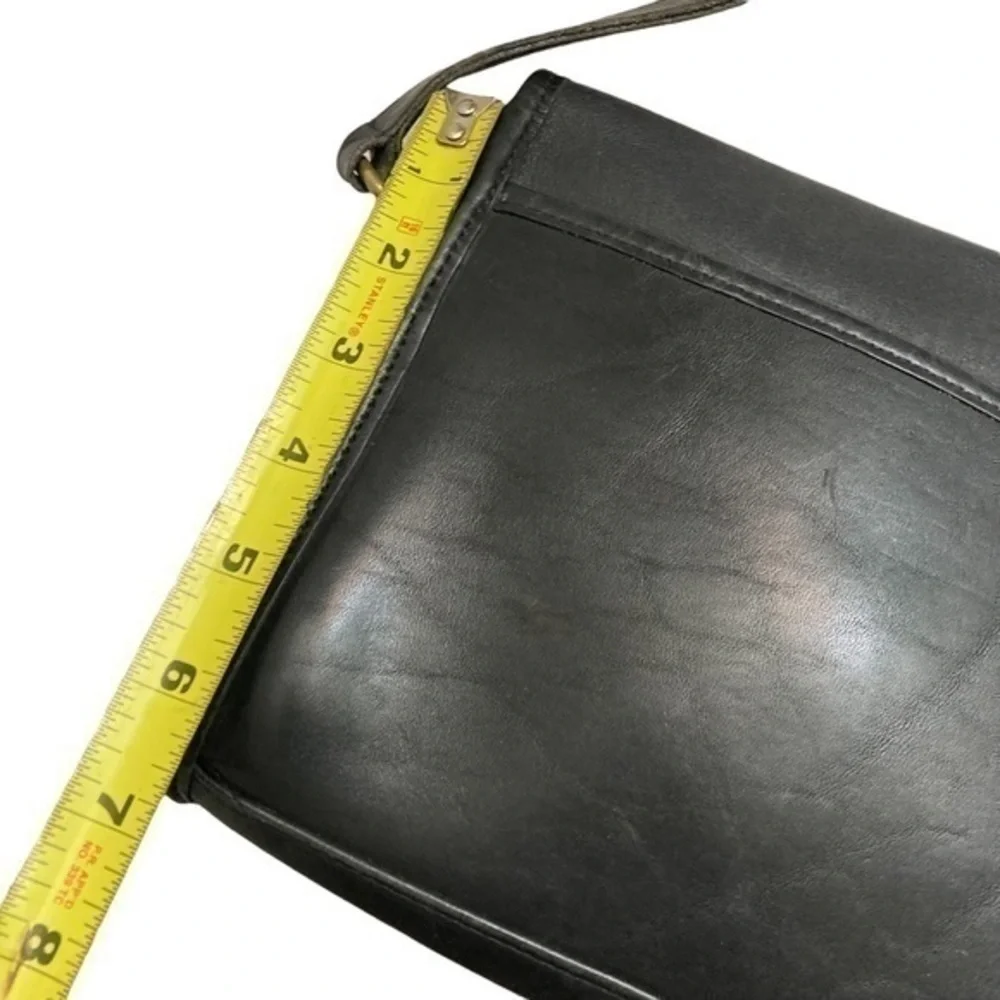 Coach vintage black leather Devon bag